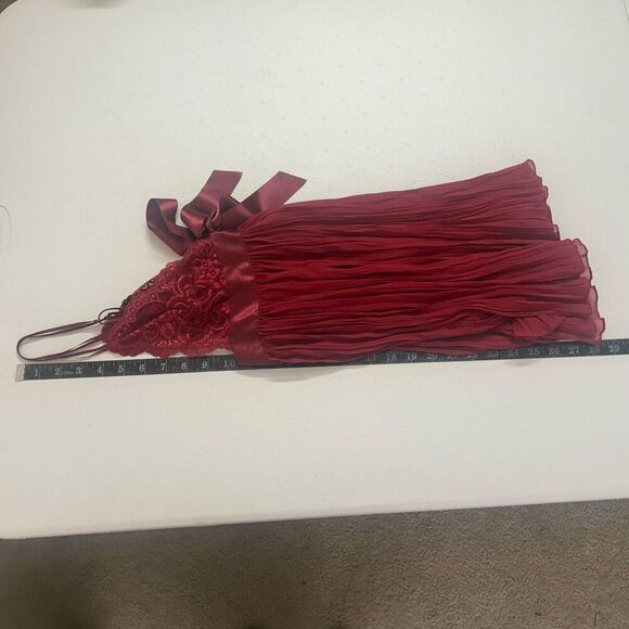 Victoria’s Secret Red Sheer Lace Pleated Romantic Babydoll Cami Top M Vamp - Picture 8 of 9